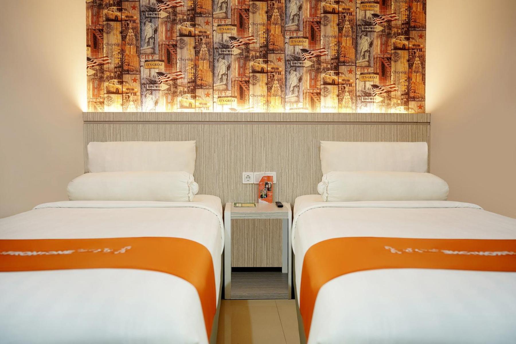 Front One Hotel Sragen Exterior photo